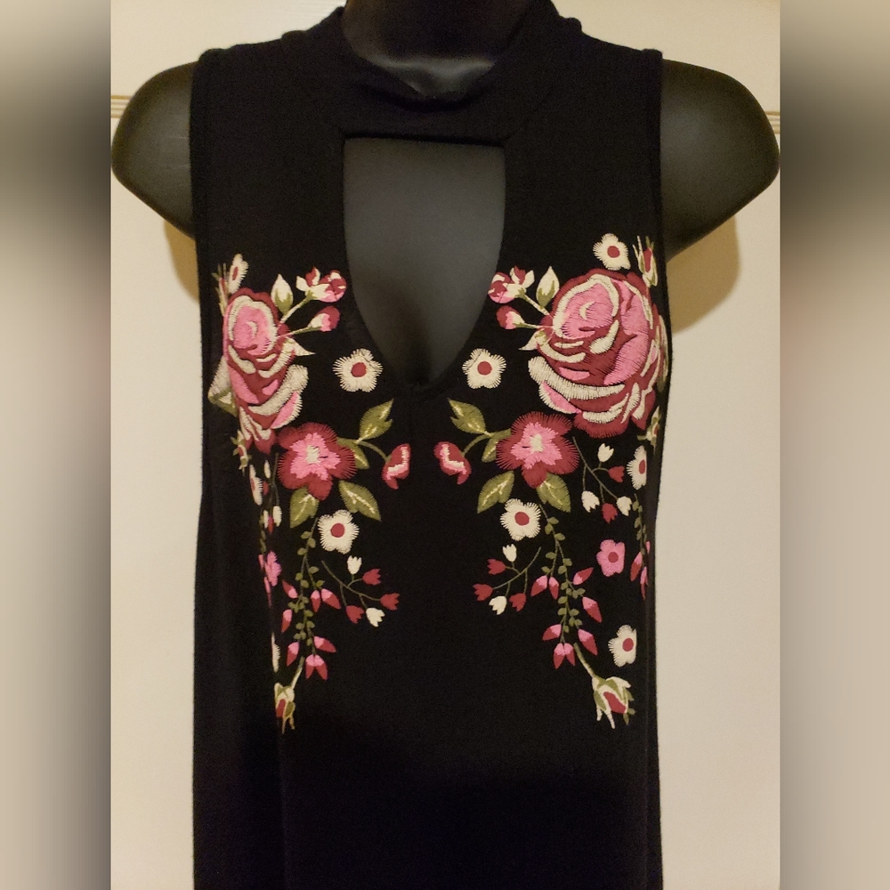 Dress - Picture 3 of 6